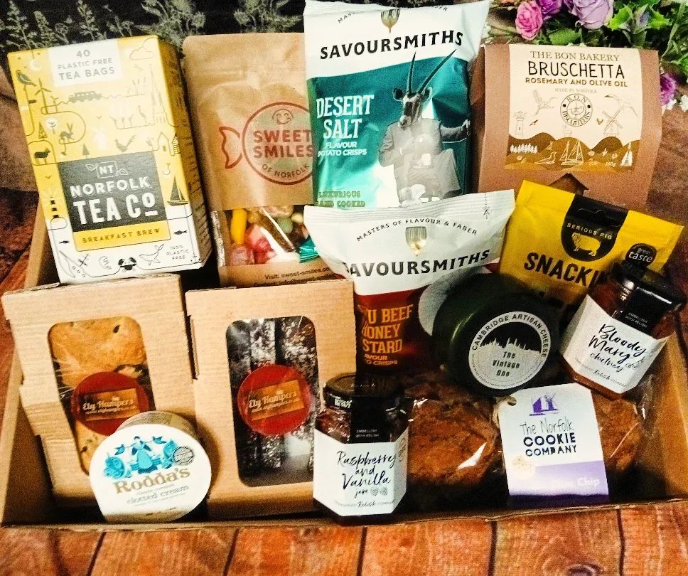 2025 Ely Hampers Tray