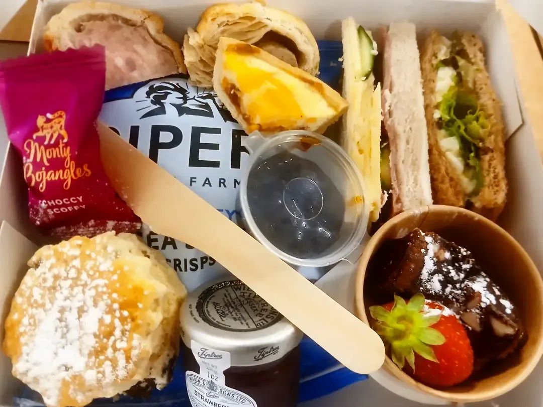Afternoon tea box new