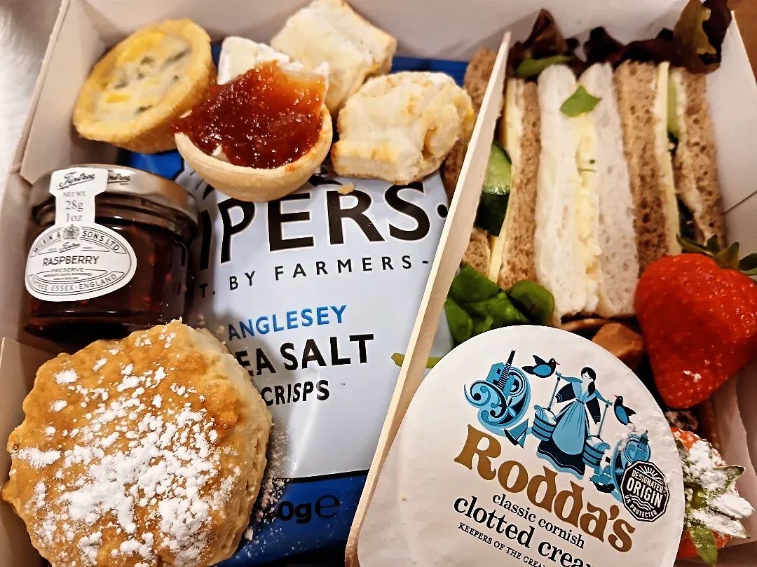 Vegetarian 9.95 Afternoon Tea Hamper 