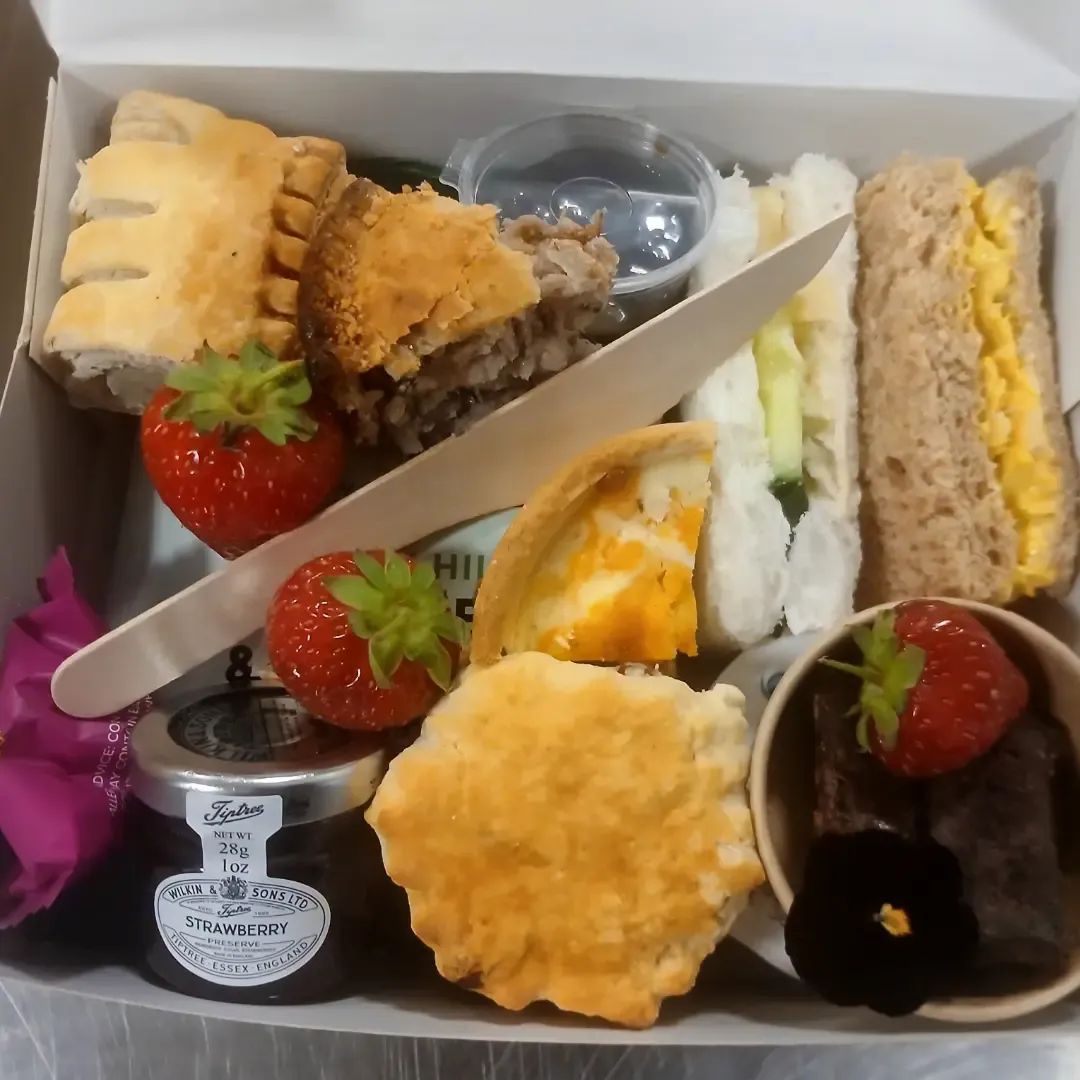 Afternoon Tea Picnic box 26